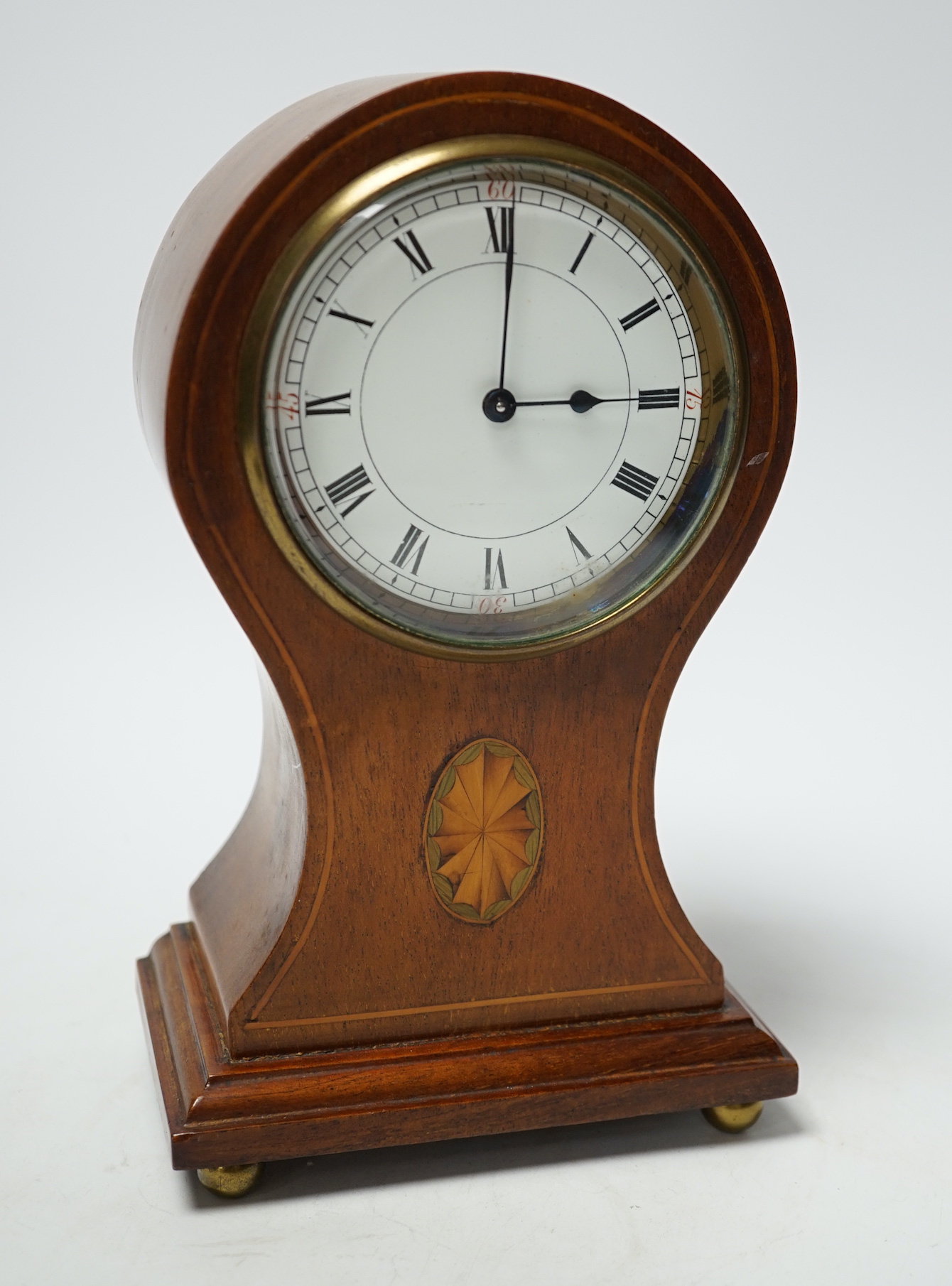 An early 20th century inlaid balloon mantel clock, 21cm